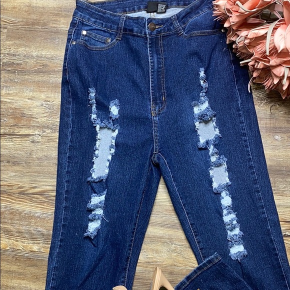 Fashion Nova Curve High Waisted Jeans - Picture 5 of 5